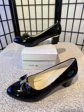 Black Patent Low Block Heel Pumps with Bow Accent
